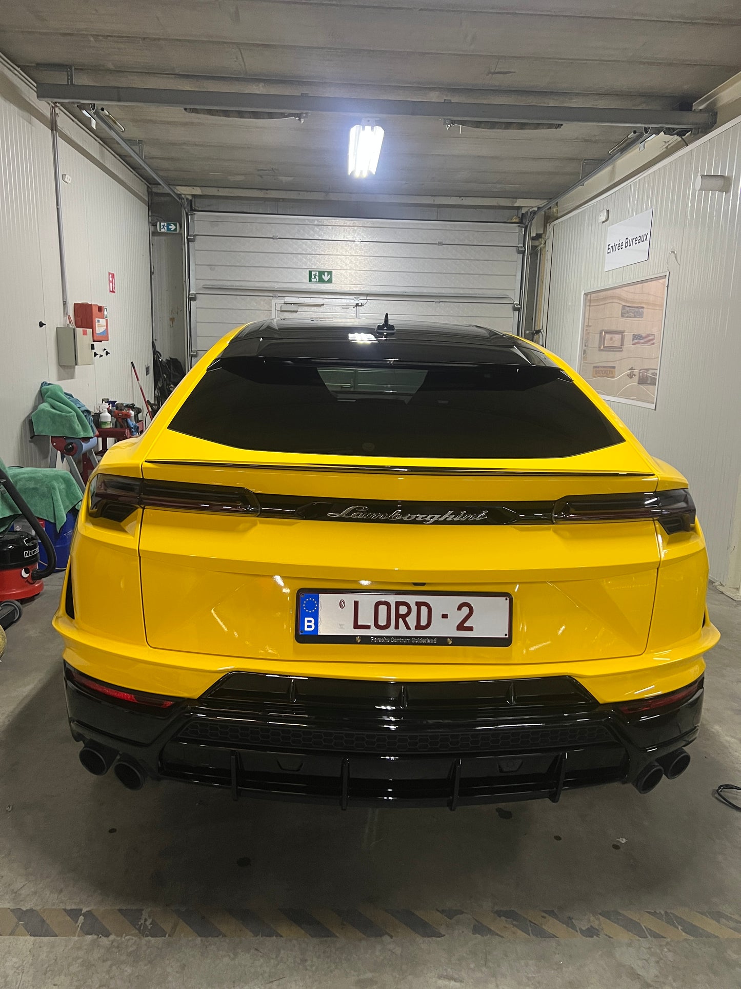 LAMBORGHINI URUS S